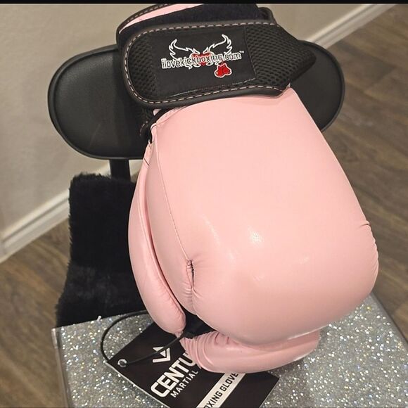 Century Martial Arts Pink Boxing Gloves - Picture 3 of 4